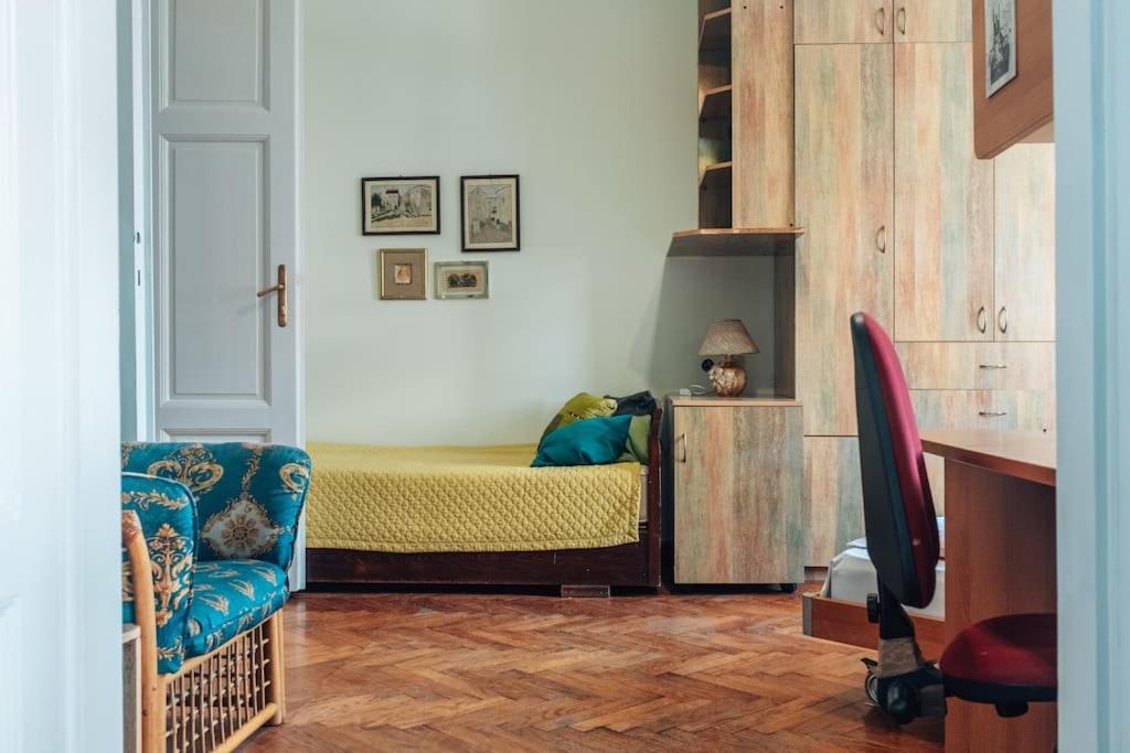 Rustic Apartment *
